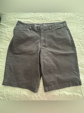 Eddie Bauer Legend Wash Curvy Stretch Fit Womens Shorts Sz 12 Charcoal Gray